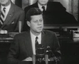 klik aan voor een filmpje waarin JFK het congres toespreekt over het belang van het ruimteprogramma