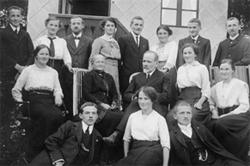 Georges-Edouard Piaget met zijn vrouw en 14 kinderen