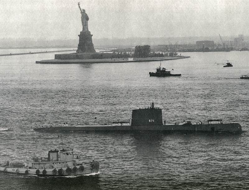 The Nautilus entering New York harbor(2)_Jaeger-LeCoultre LR