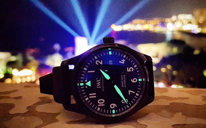 De lichten van het Laureus World Sports Gala en de oplichtende Pilot’s Watch Mark XVIII Edition “Laureus Sport for Good Foundation” op de voorgrond (foto: Lex Stolk)