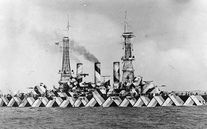 Amerikaans slagschip USS Nebraska in experimentele camouflagekleuren tijdens WOI