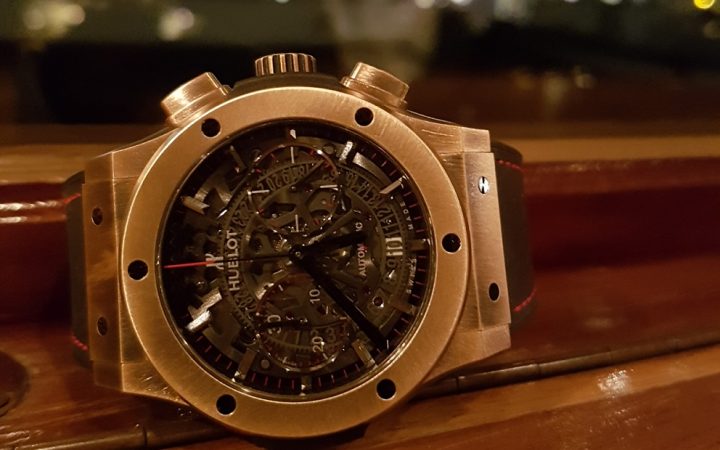Hublot Classic Fusion Aerofusion Chronograph Special Amsterdam Boutique Edition aan boord van salonboot Soeverein