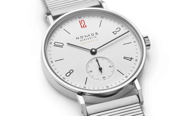 De 39 mm en de 35 mm variant van de Nomos Tangente neomatik voor Artsen Zonder Grenzen