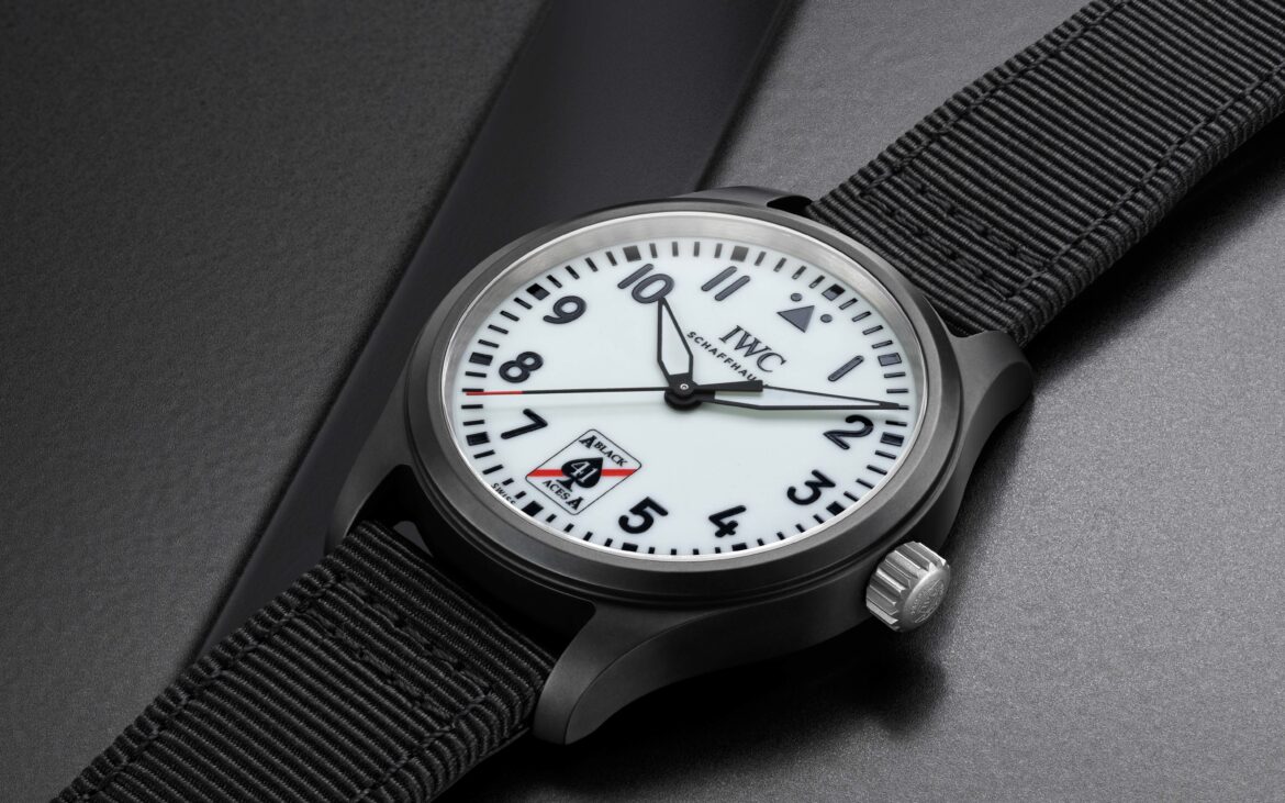 Iwc Eert Luchtvaart Achtergrond Met De Pilot S Watch Black Aces Horloge Info